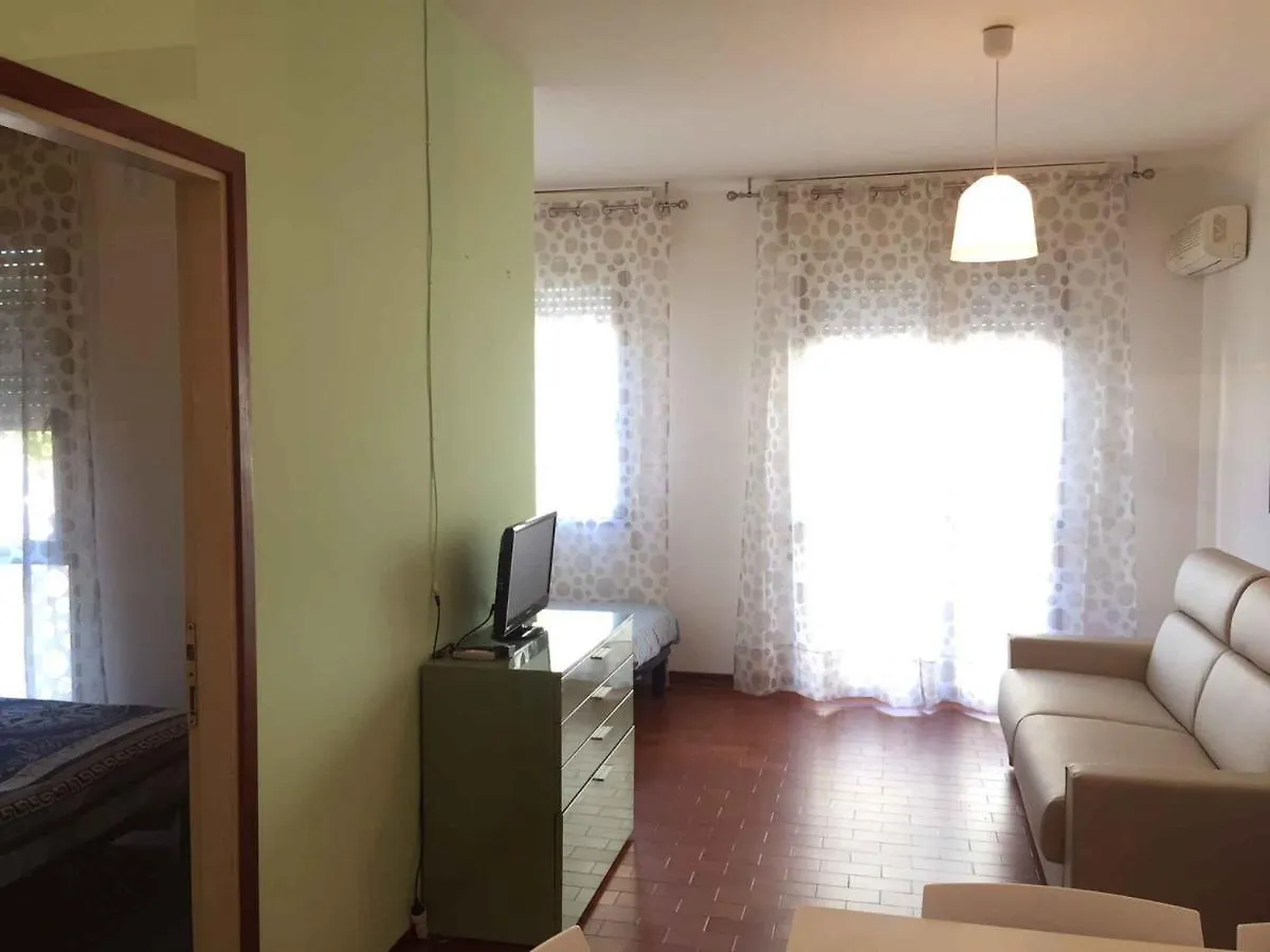 Apartment In Lido Di Jesolo 41095